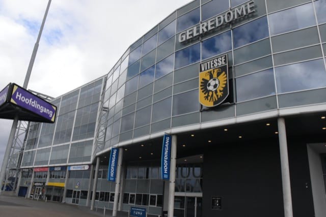 'Vijf eigenaren Vitesse doen financiële toezegging, mogelijke schijnconstructie' 