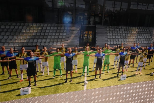 Rellen in Arnhem na Vitesse - Ajax: 'Hele vervelende smet op mooie voetbaldag'